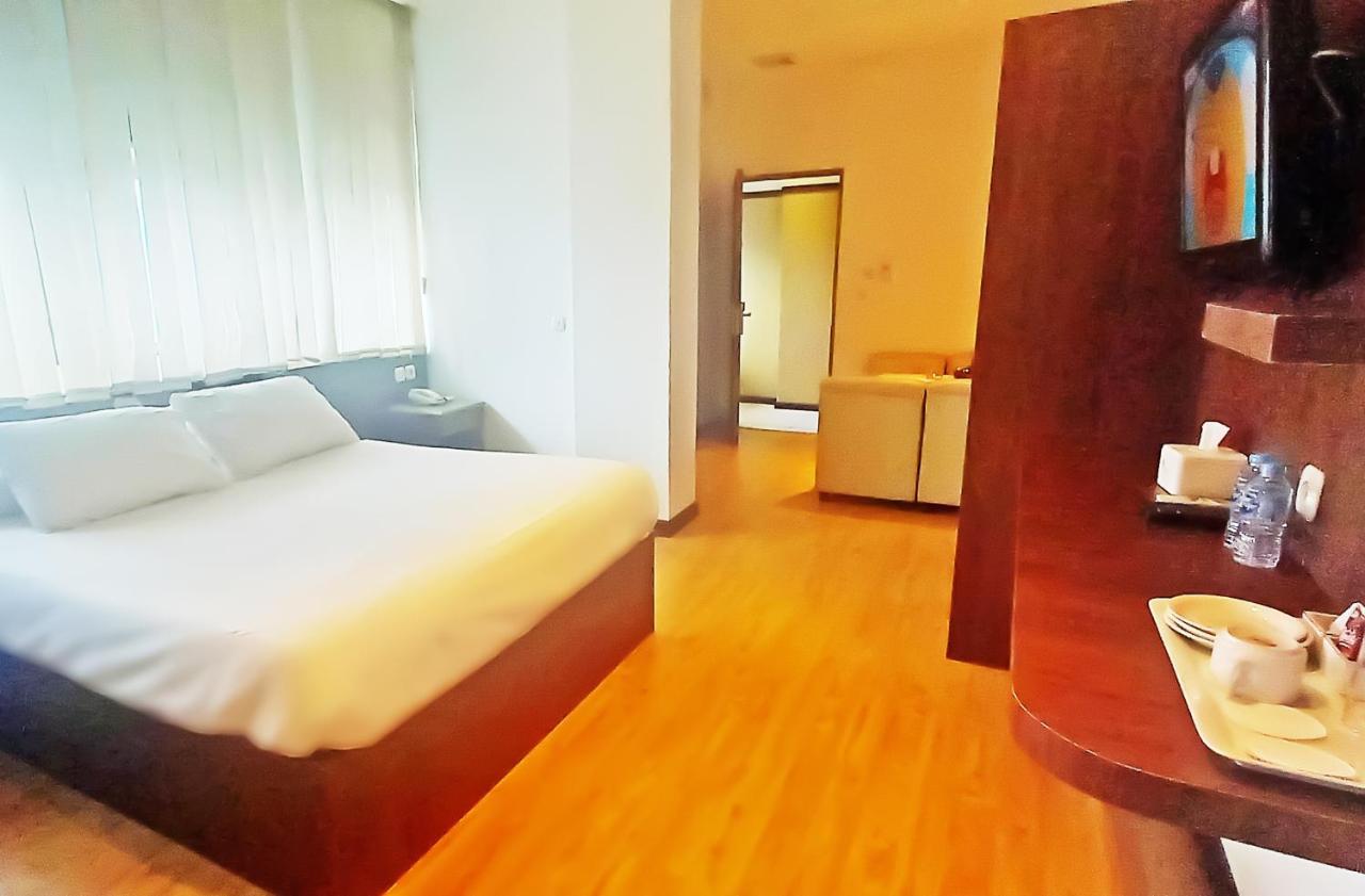 Hotel Aruni Ancol Jakarta Buitenkant foto